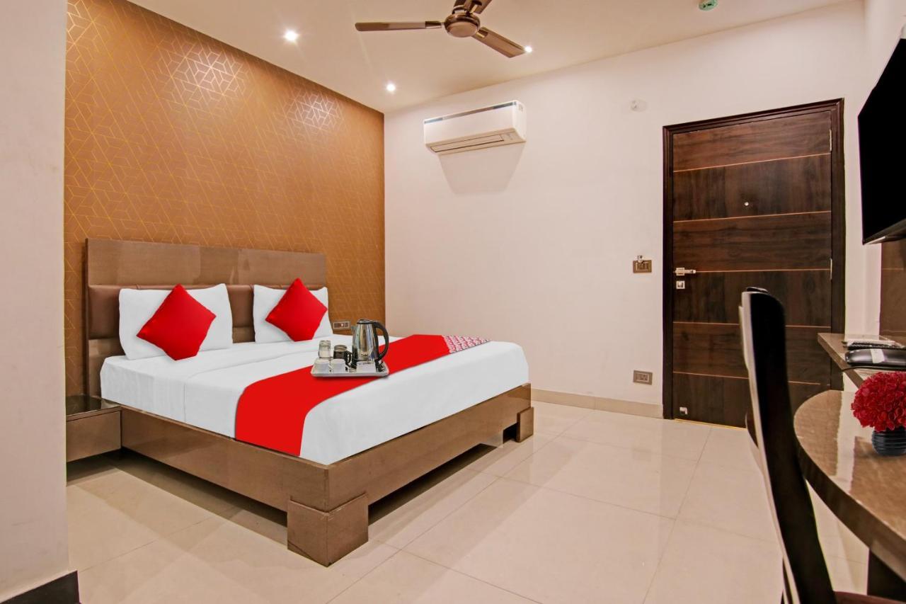 Hotel 19 West New Delhi Exterior photo