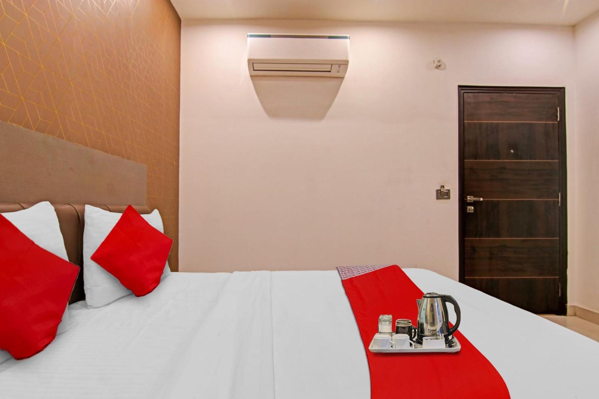 Hotel 19 West New Delhi Exterior photo